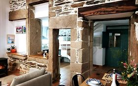 A Casa Do Tragaluz Casa Rural Con Restauracion De Diseno En Lugo